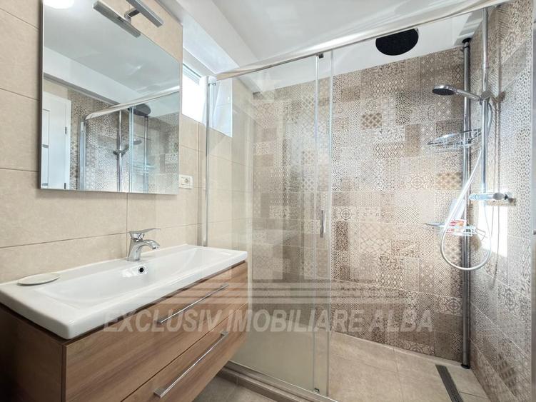 Apartament cu 3 camere decomandat, mobilat în Cetate