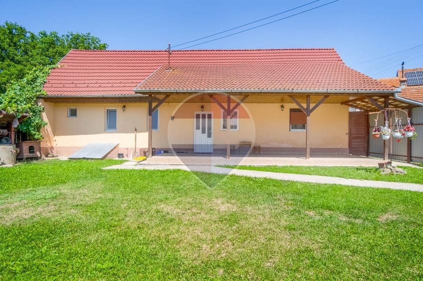Casă individuală cu 3 camere cu Teren 565 Mp în Zizin