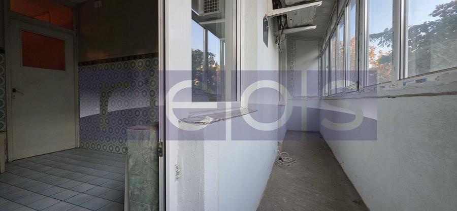 Apartament cu 3 camere decomandat în Dristor