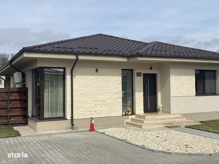 Casă cu 4 camere în Balotești
