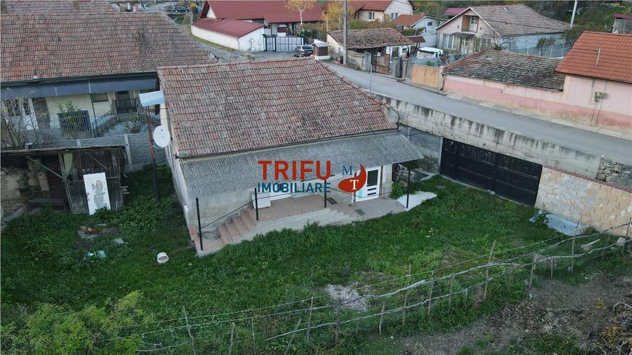 Casă individuală cu 2 camere cu Teren 1534 Mp în Cricău