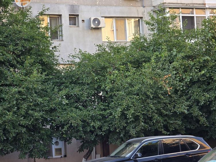 Apartament cu 2 camere semidecomandat în Micro 6