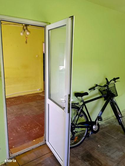 Apartament cu 3 camere semidecomandat în Șagului
