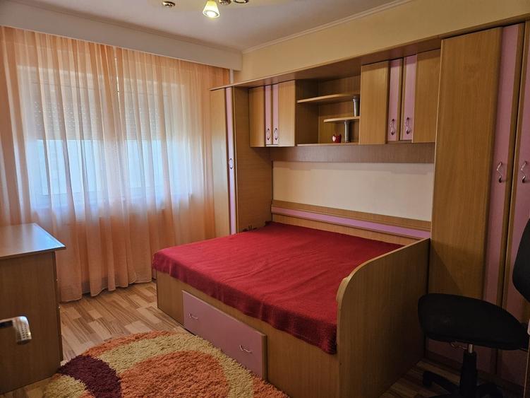 Apartament cu 3 camere decomandat în Popa Șapcă