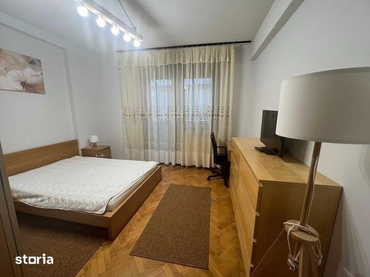 Apartament cu 3 camere semidecomandat în Colentina