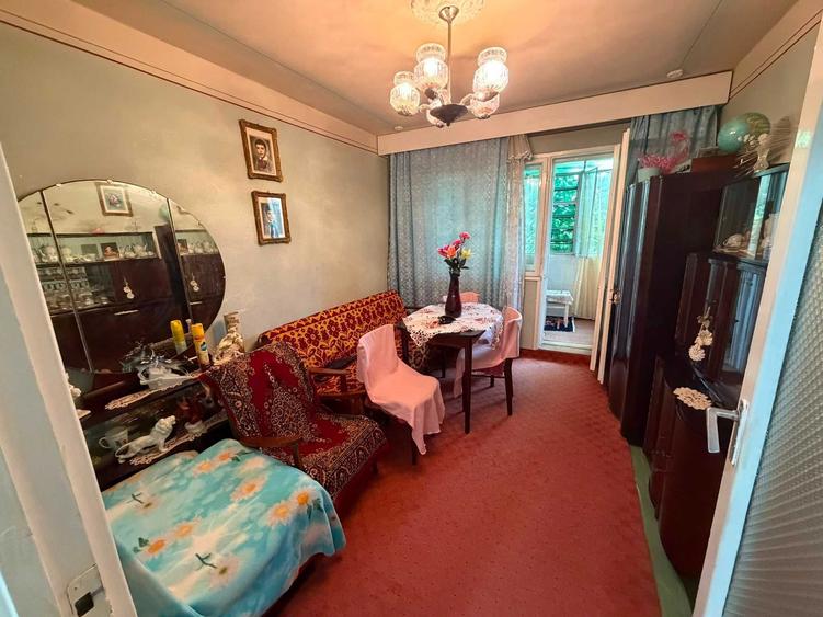 Apartament cu 3 camere decomandat, mobilat în Central