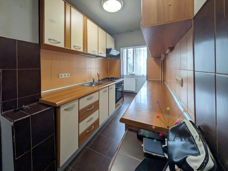 Apartament cu 2 camere semidecomandat în Tractorul