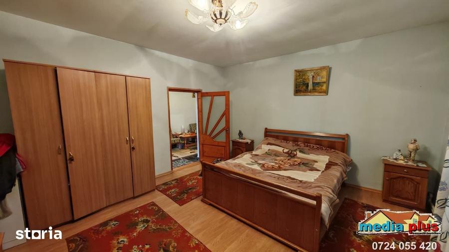 Casă cu 4 camere cu Teren 2422 Mp în Foltești
