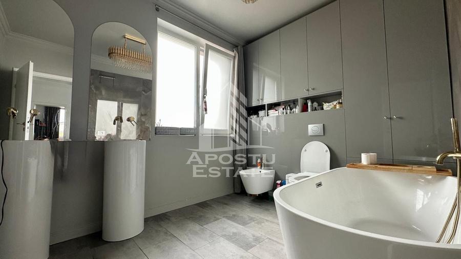 Casă individuală cu 5 camere cu Canalizare în Dumbrăvița