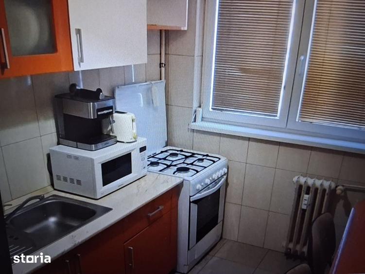 Apartament cu 2 camere decomandat în Tei