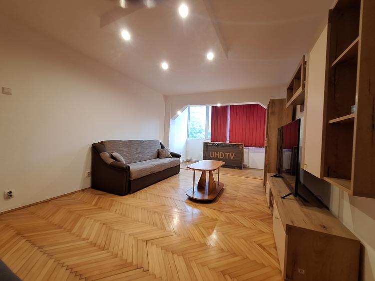 Apartament cu 4 camere decomandat, mobilat în Freidorf