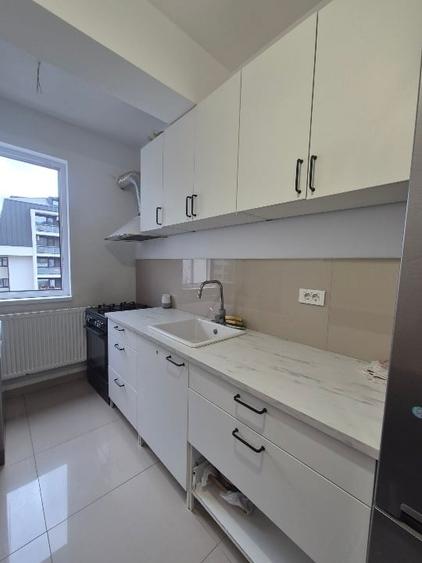 Apartament cu 2 camere semidecomandat, mobilat în Valea Lupului