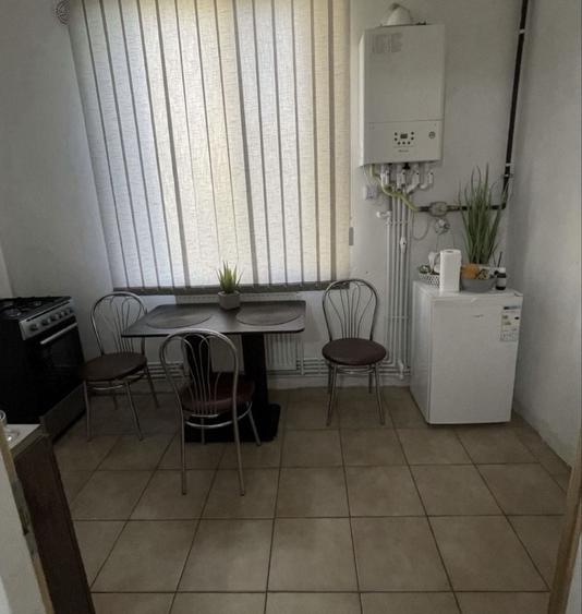 Apartament cu 2 camere decomandat în Petros