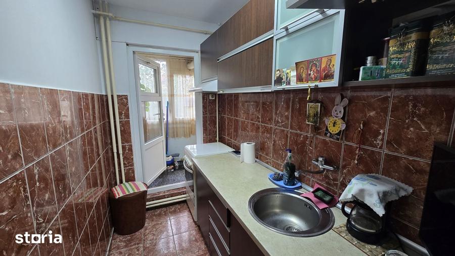 Apartament cu 3 camere în Craiovei