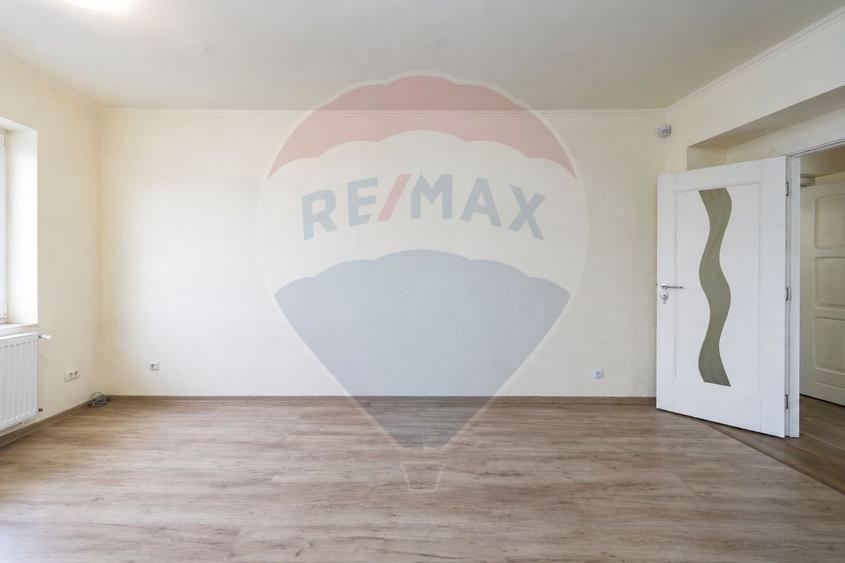 Apartament cu 4 camere de vânzare în zona Centrul Civic - 12