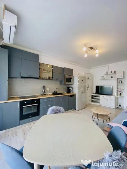 Apartament cu 2 camere semidecomandat în Central