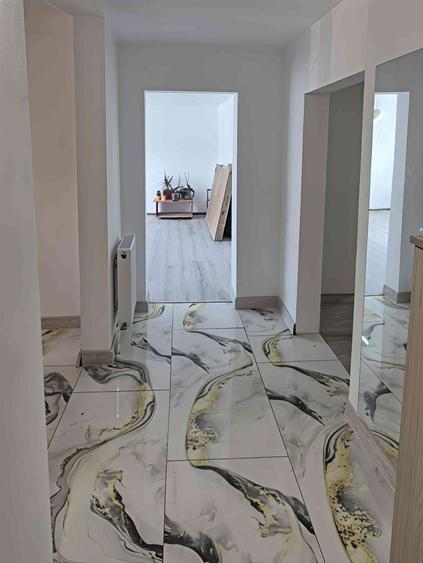 Apartament cu 4 camere decomandat, mobilat în Central