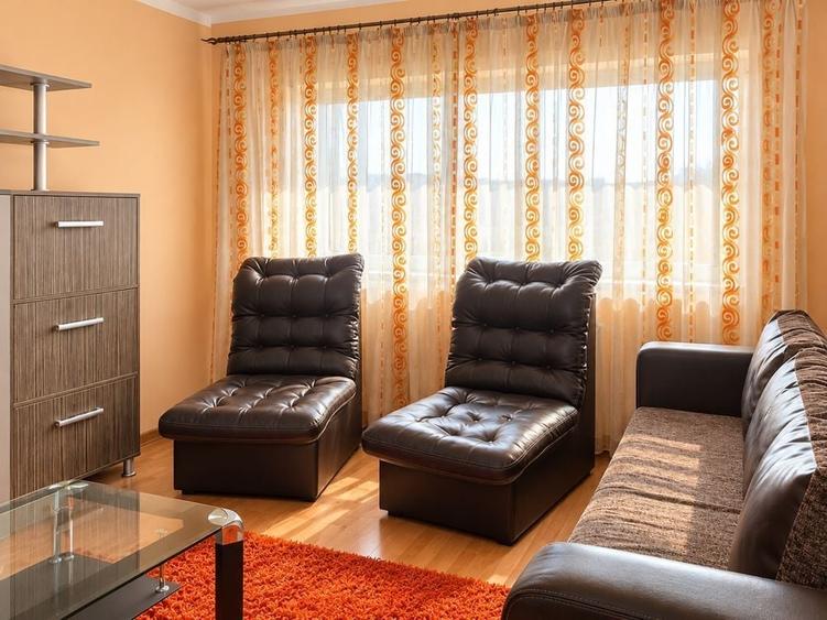 Apartament cu 2 camere semidecomandat, mobilat în Central