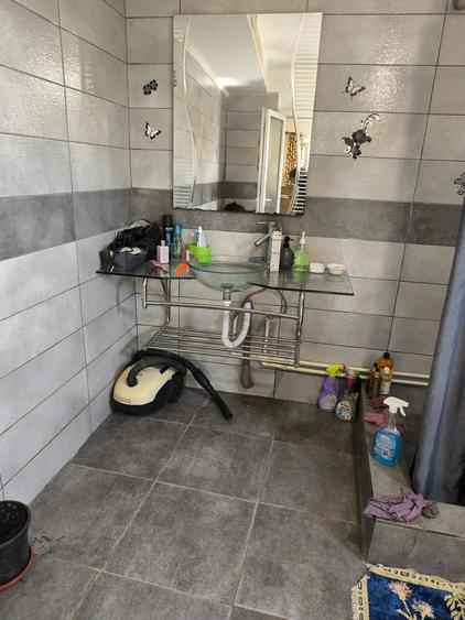 Casă cu 2 camere cu Teren 3000 Mp în Central