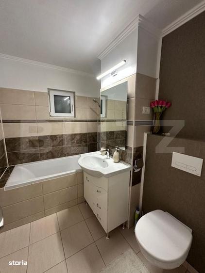 Apartament cu 3 camere decomandat în Rovine