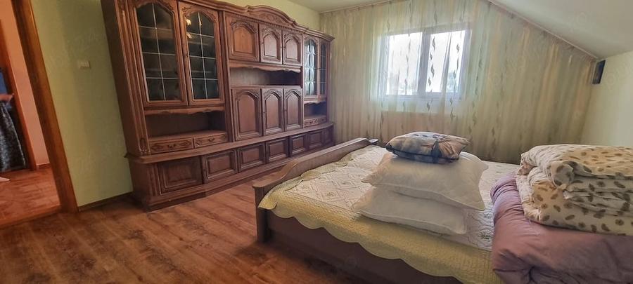 Casă cu 7 camere cu Teren 5000 Mp în Siliștea