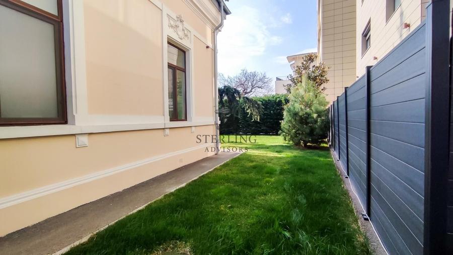 Casă individuală cu 8 camere cu Canalizare în Calea Călărașilor