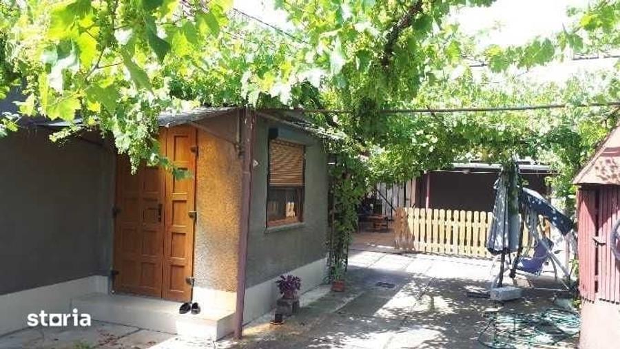 Casă cu 4 camere cu Teren 250 Mp în Vladimirescu