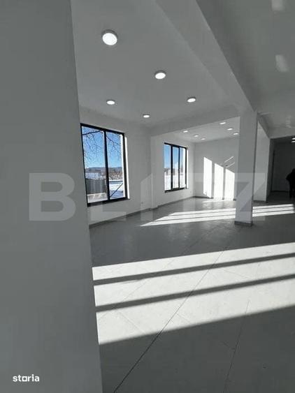 Spațiu comercial, de 450 mp, în Marginea