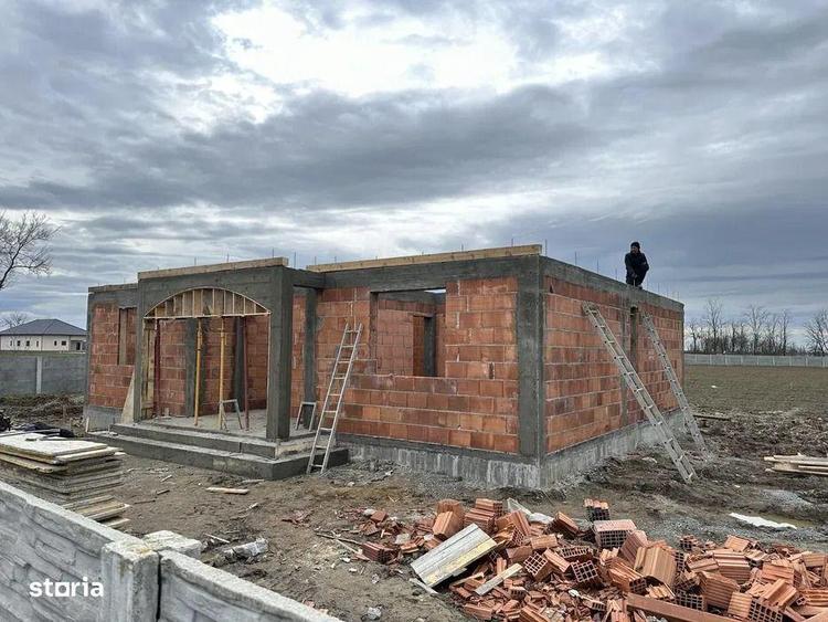 Casa individuala 4 camere - Obad - toate utilitatile - 4