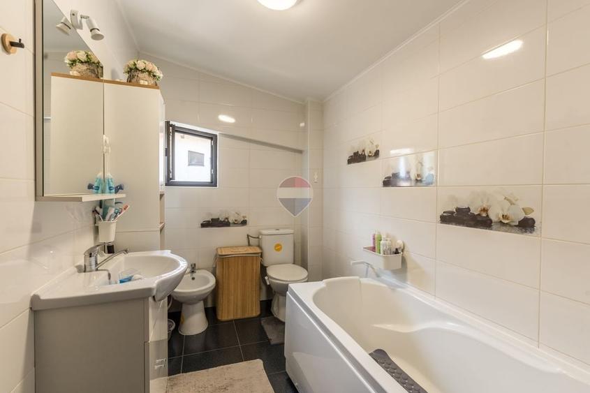 Apartament cu 2 camere decomandat, mobilat în Galata