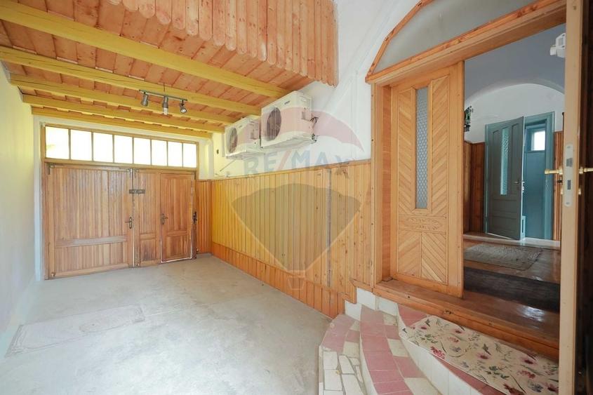 Casă cu 3 camere cu Teren 360 Mp în Central