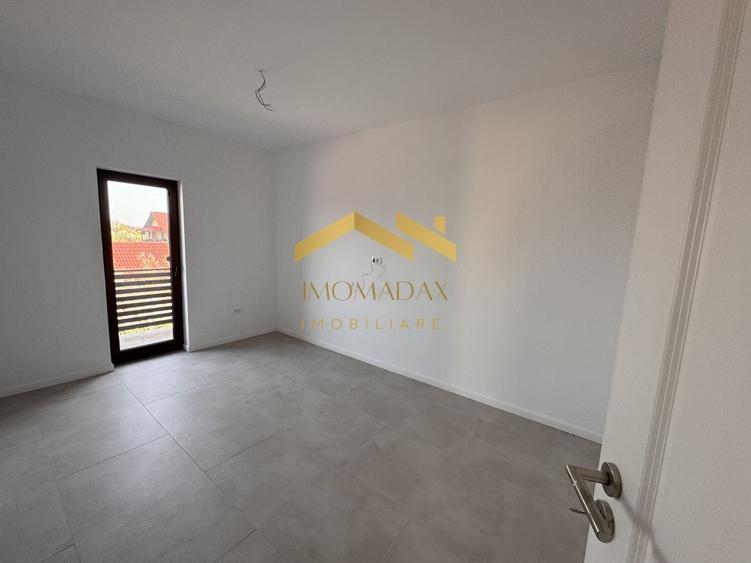Casă individuală cu 4 camere cu Canalizare în Utvin