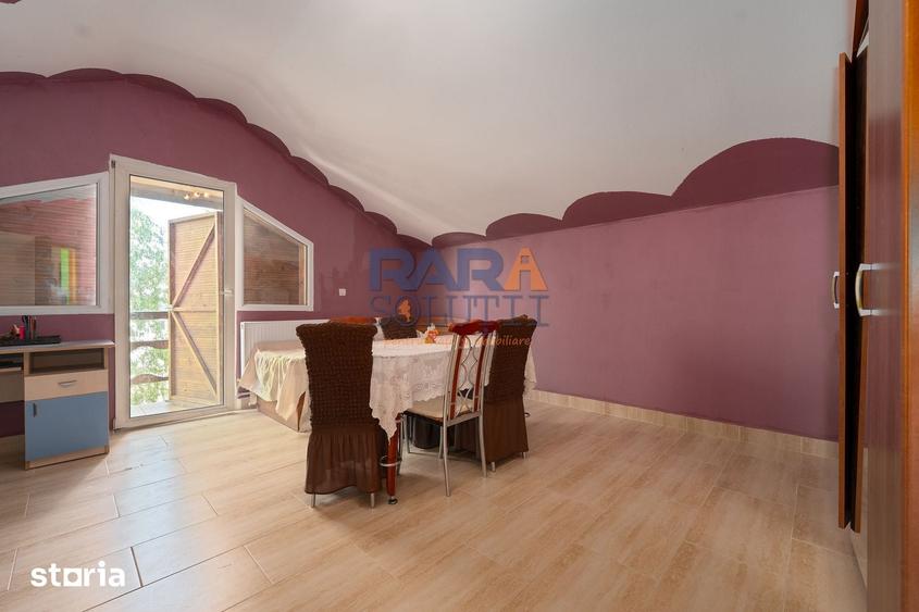 Casă cu 6 camere cu Teren 428 Mp în Horia