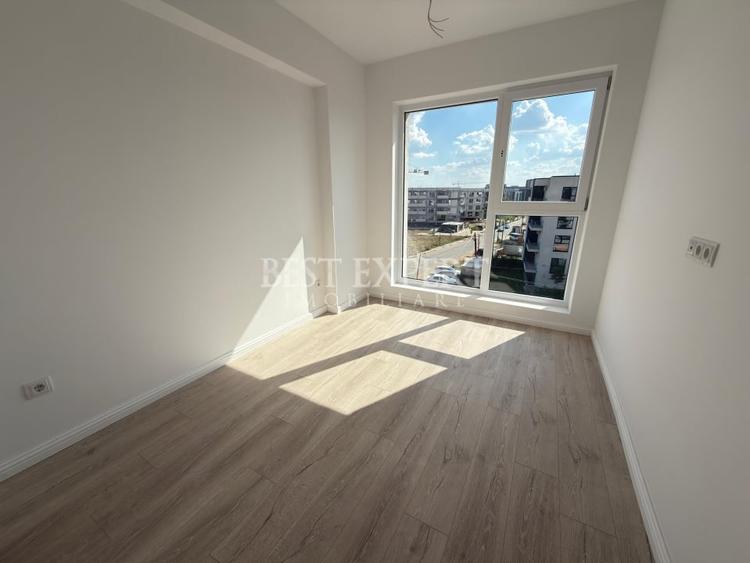 Apartament cu 3 camere semidecomandat în Theodor Pallady