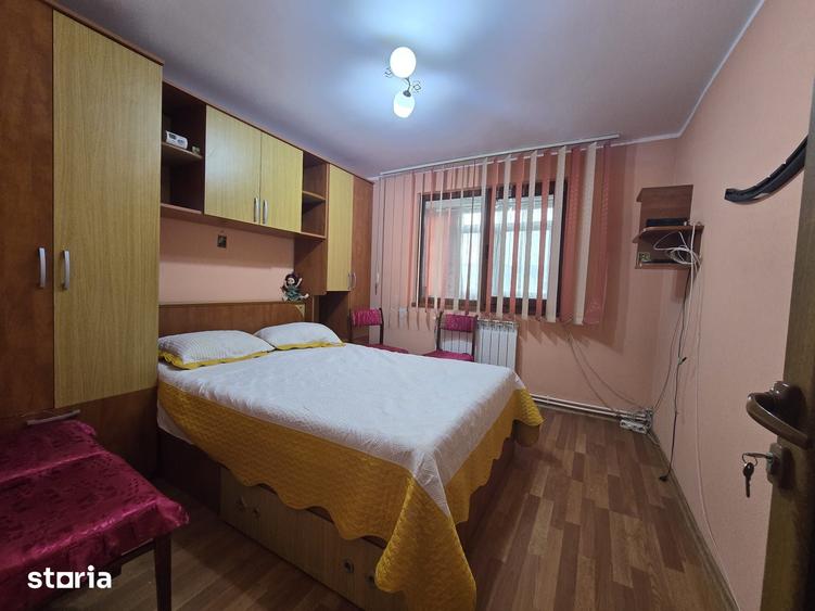 Apartament cu 2 camere decomandat în Micro 14
