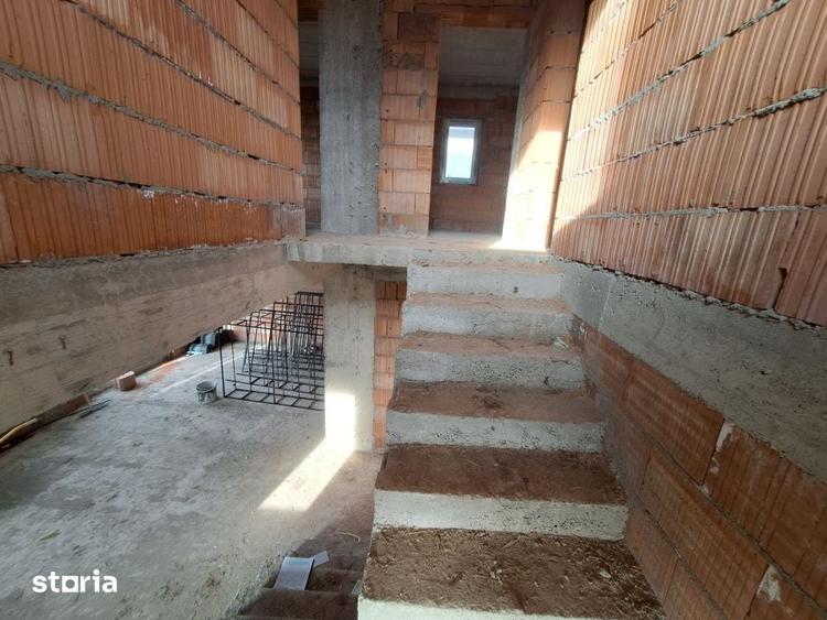 Casă cu 5 camere cu Teren 507 Mp în Giarmata