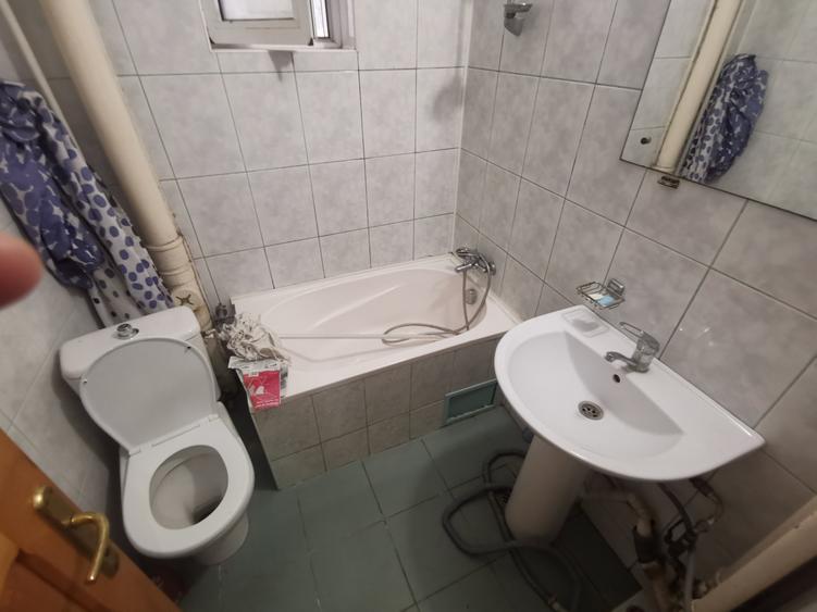 Garsonieră decomandată în Central
