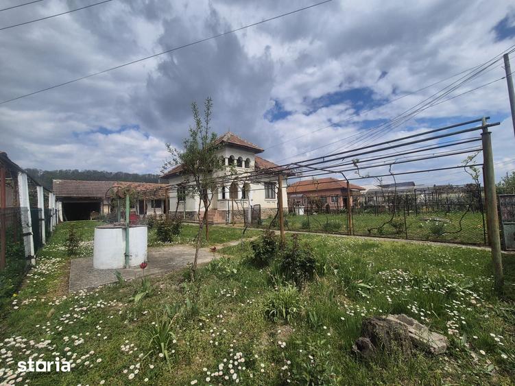 Casă cu 6 camere cu Teren 1000 Mp în Central