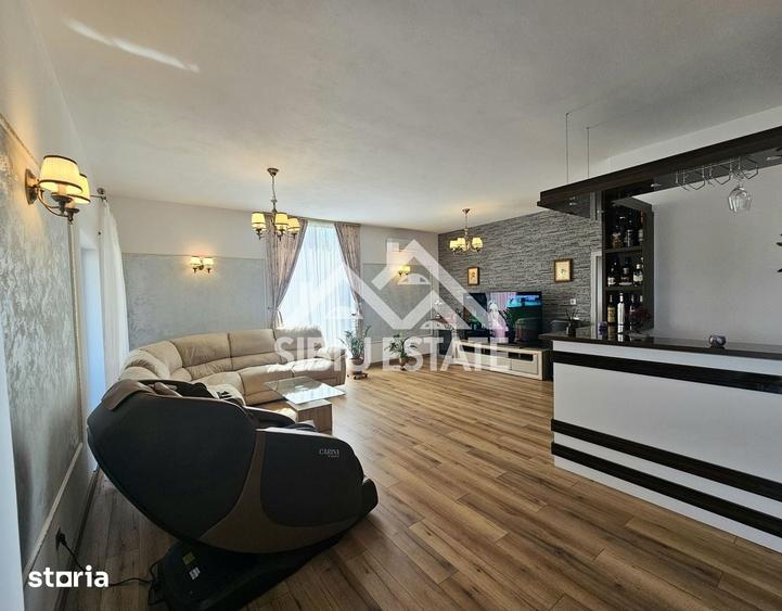 Casă cu 5 camere cu Teren 670 Mp în Roșia