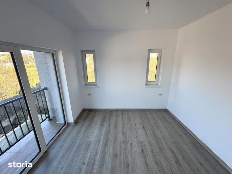 Casă cu 4 camere cu Teren 300 Mp în Bucium