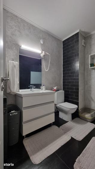 Apartament cu 3 camere decomandat în Podu Roș — fotografia 1