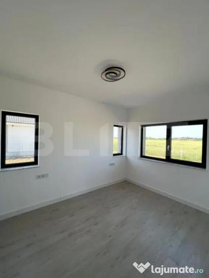 Casă cu 4 camere cu Teren 300 Mp în Central