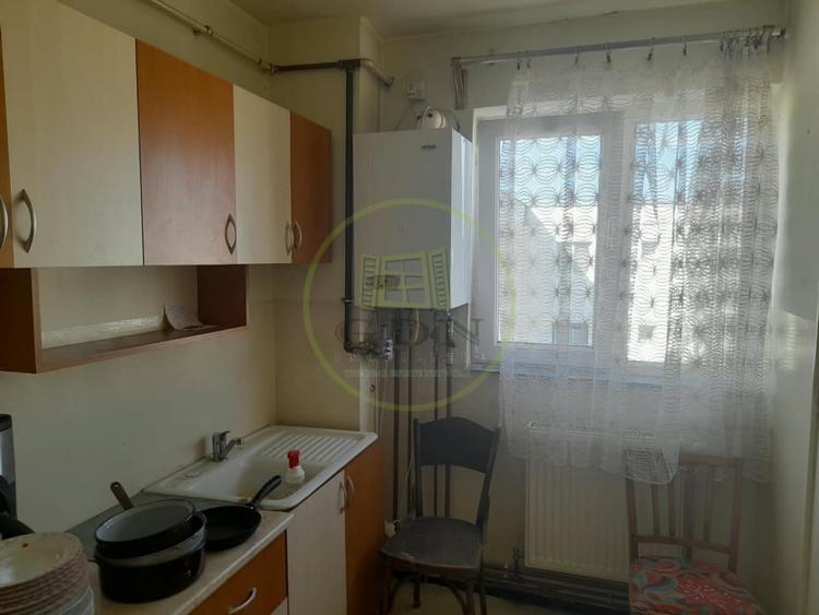 Apartament cu 3 camere semidecomandat în Făgăraș