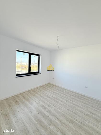 Casă cu 4 camere cu Teren 335 Mp în Clinceni