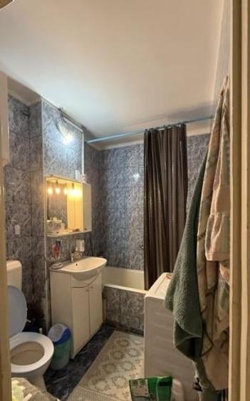Apartament cu 3 camere decomandat în Berceni