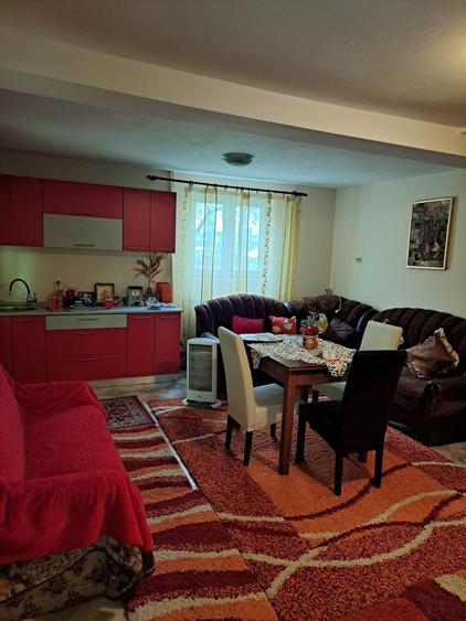 Casă cu 4 camere în Letea Veche