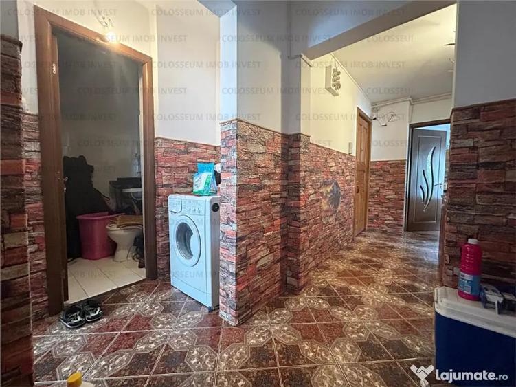 Apartament cu 3 camere decomandat în Noua