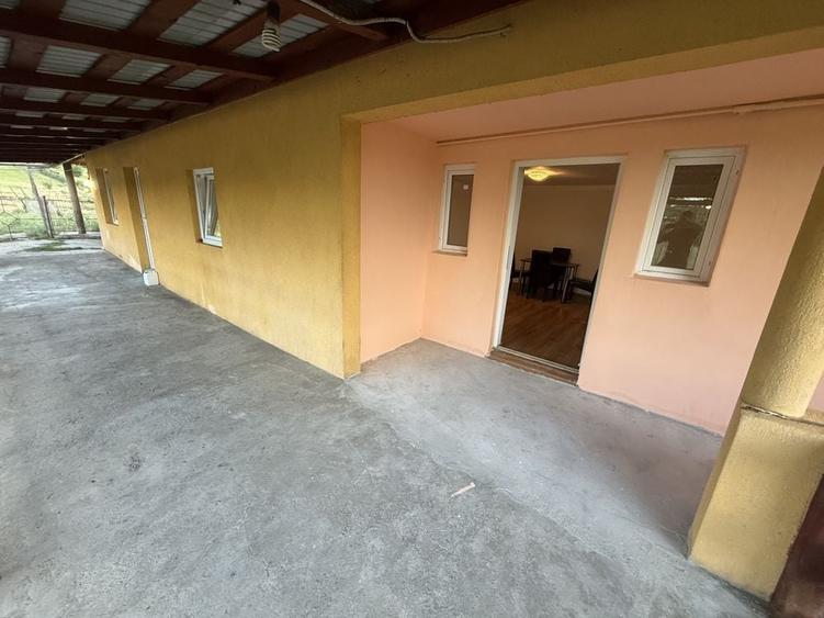 Casă cu 3 camere în Tritenii-Hotar