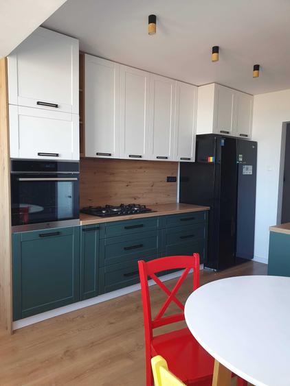 Apartament cu 3 camere semidecomandat în Take Ionescu