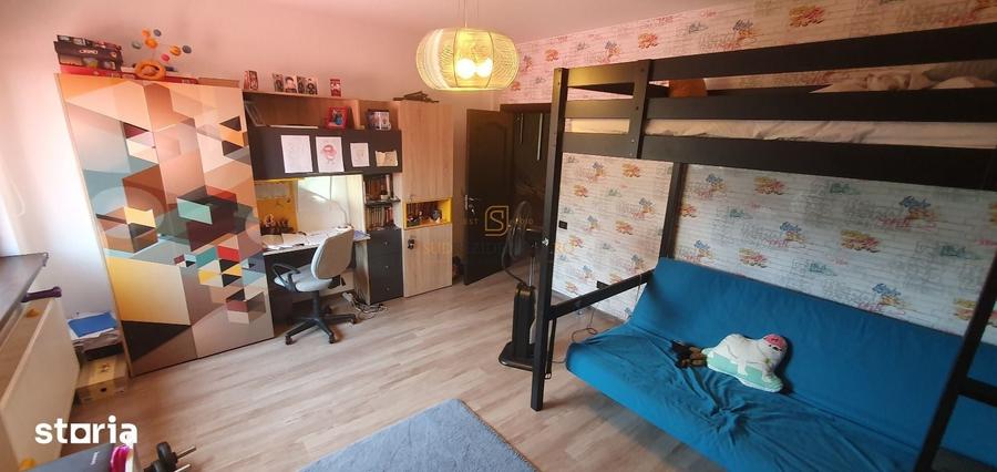 Casă cu 7 camere cu Teren 329 Mp în Dristor